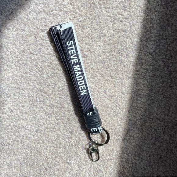 Steve Madden Key Chain - Picture 2 of 2